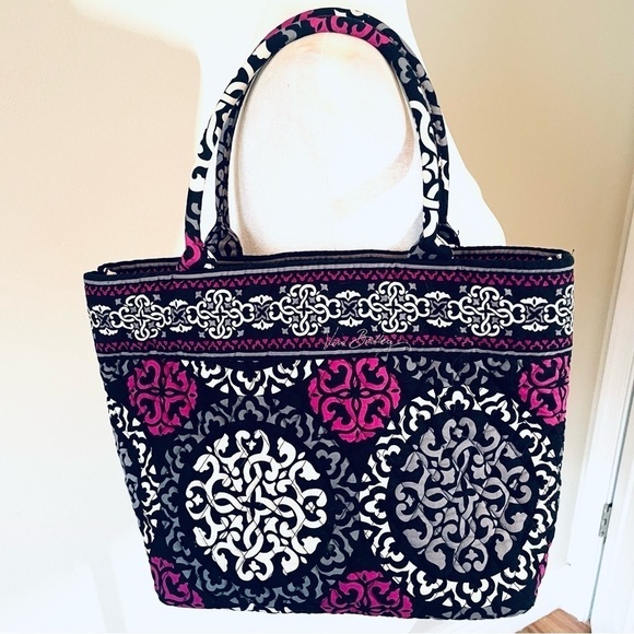 👜Vera Bradley Quilted Canterbury Magenta Purse Tote Bag – Black, Purple, White - Picture 2 of 10